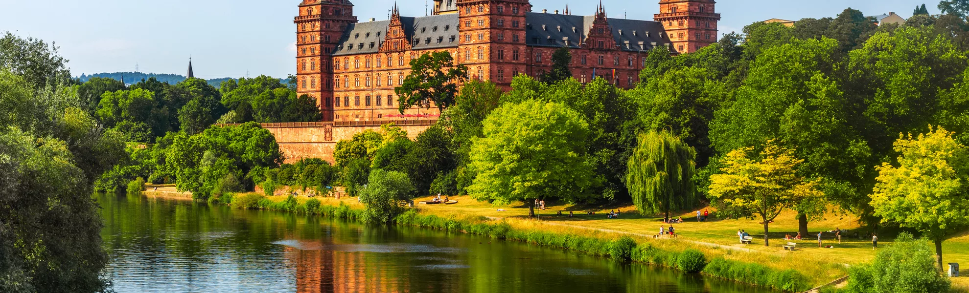 Schloss Johannisburg in Aschaffenburg  - © Sina Ettmer - stock.adobe.com