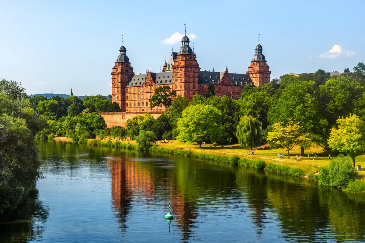 Schloss Johannisburg in Aschaffenburg  - © Sina Ettmer - stock.adobe.com