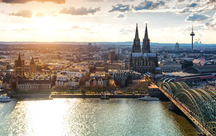 © Simon - stock.adobe.com - Köln Panorama