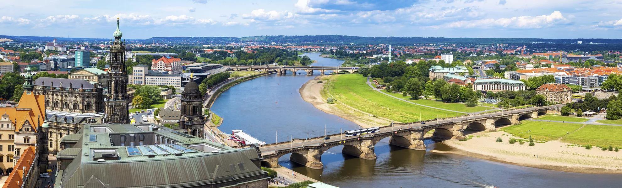 Dresden an der Elbe - © shutterstock_242066716