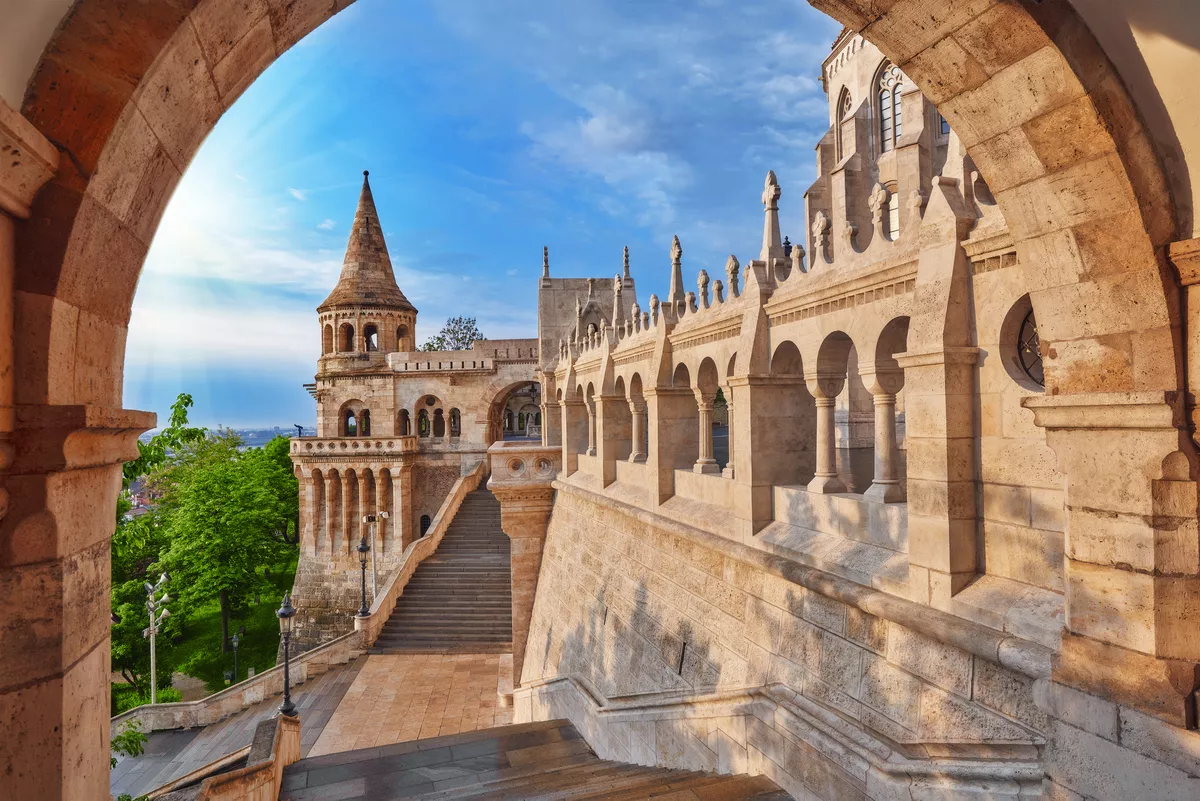 Blick auf die alte Fischerbastei in Budapest - © Brian Kinney - stock.adobe.com