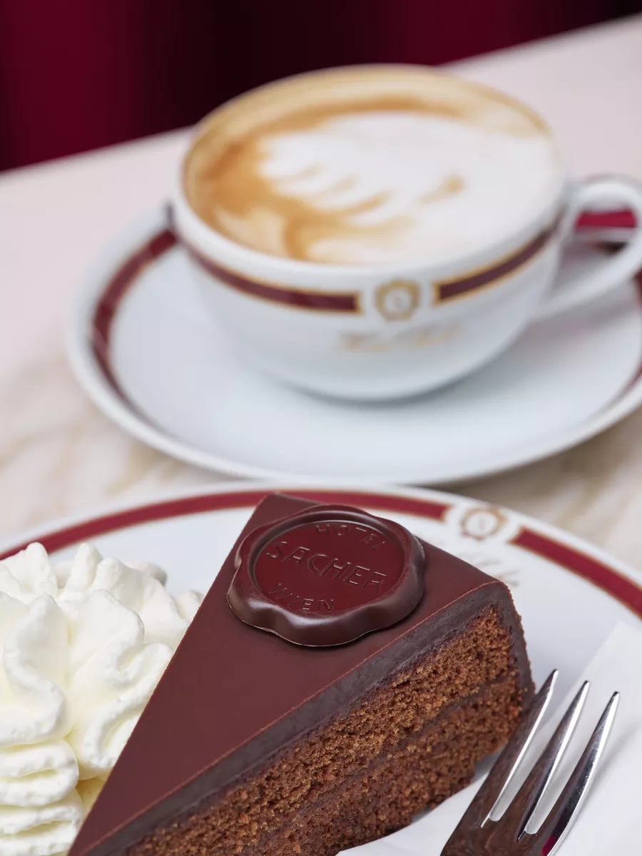 Genüssliche Sacher-Torte - © Mag. Christoph M. Bieber
