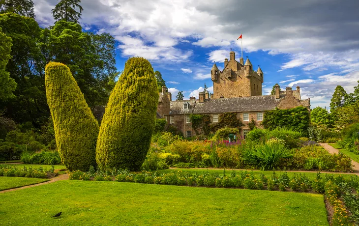 © A. Karnholz - stock.adobe.com - Cawdor Castle