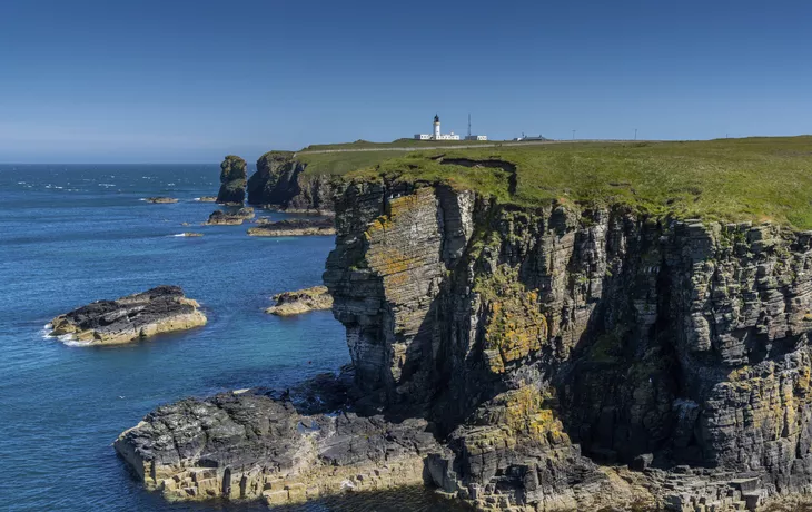 © Getty Images - Küste von Caithness und Leuchtturm von Noss Head, Schottland