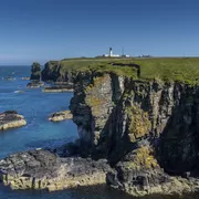 Küste von Caithness und Leuchtturm von Noss Head, Schottland
