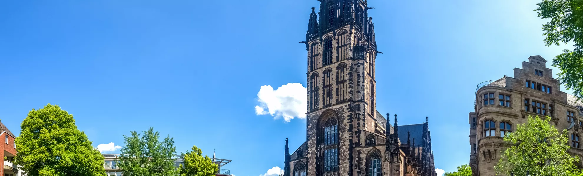 Salvatorkirche in Duisburg - © Sina Ettmer - stock.adobe.com