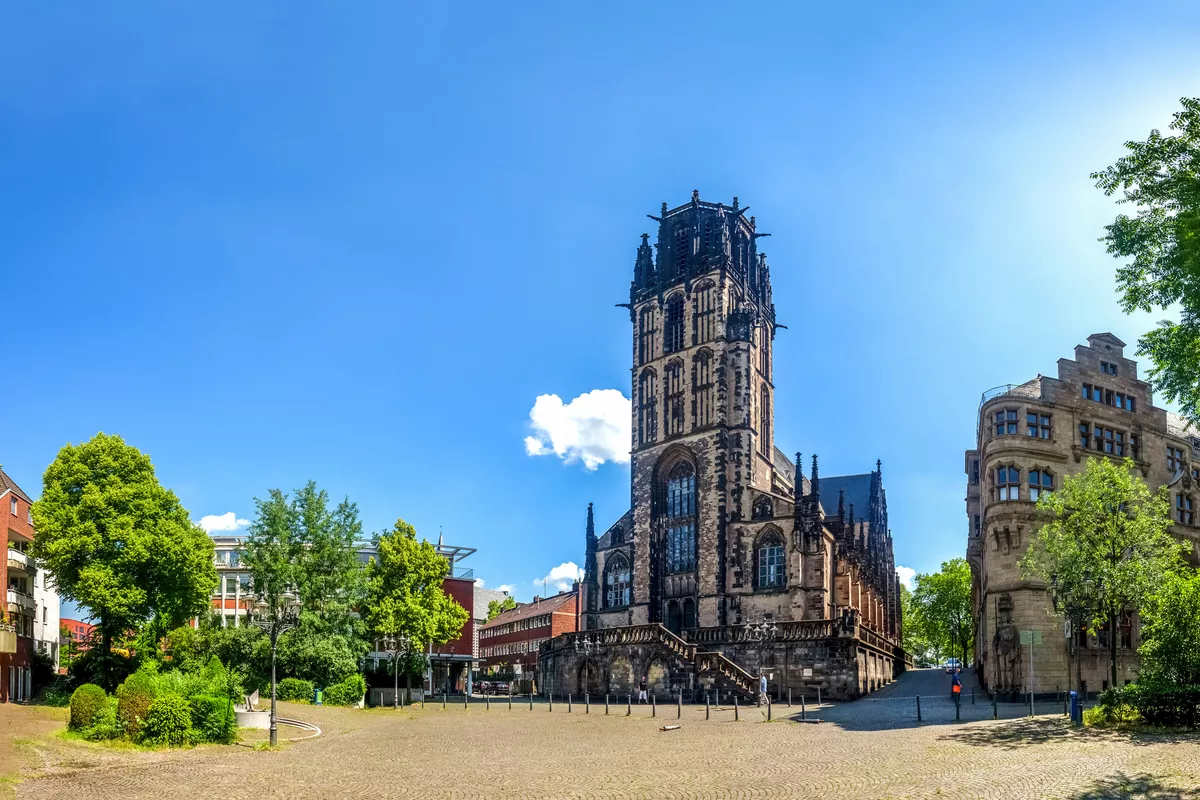 Salvatorkirche in Duisburg - © Sina Ettmer - stock.adobe.com