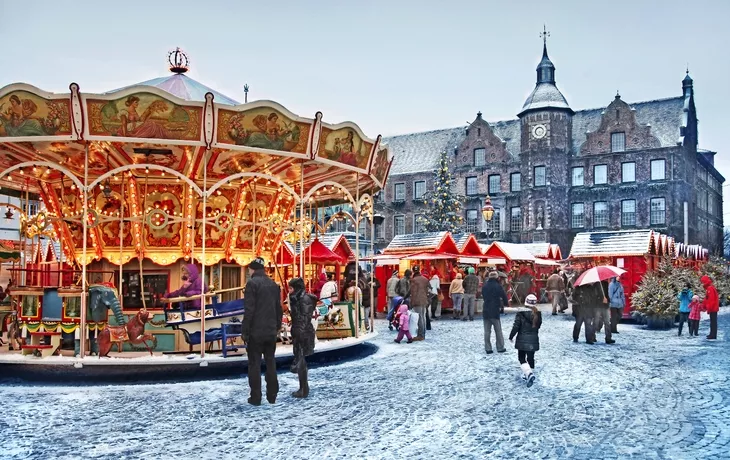 © janvier - stock.adobe.com - Weihnachtsmakt in Düsseldorf