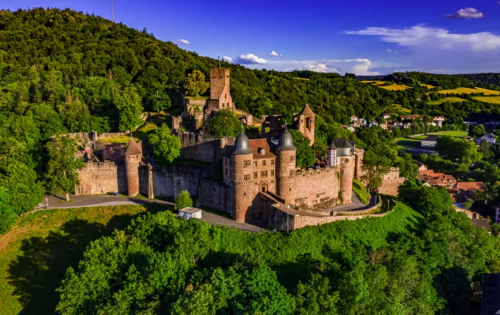 © Roman - stock.adobe.com - Wertheim aus der Luft