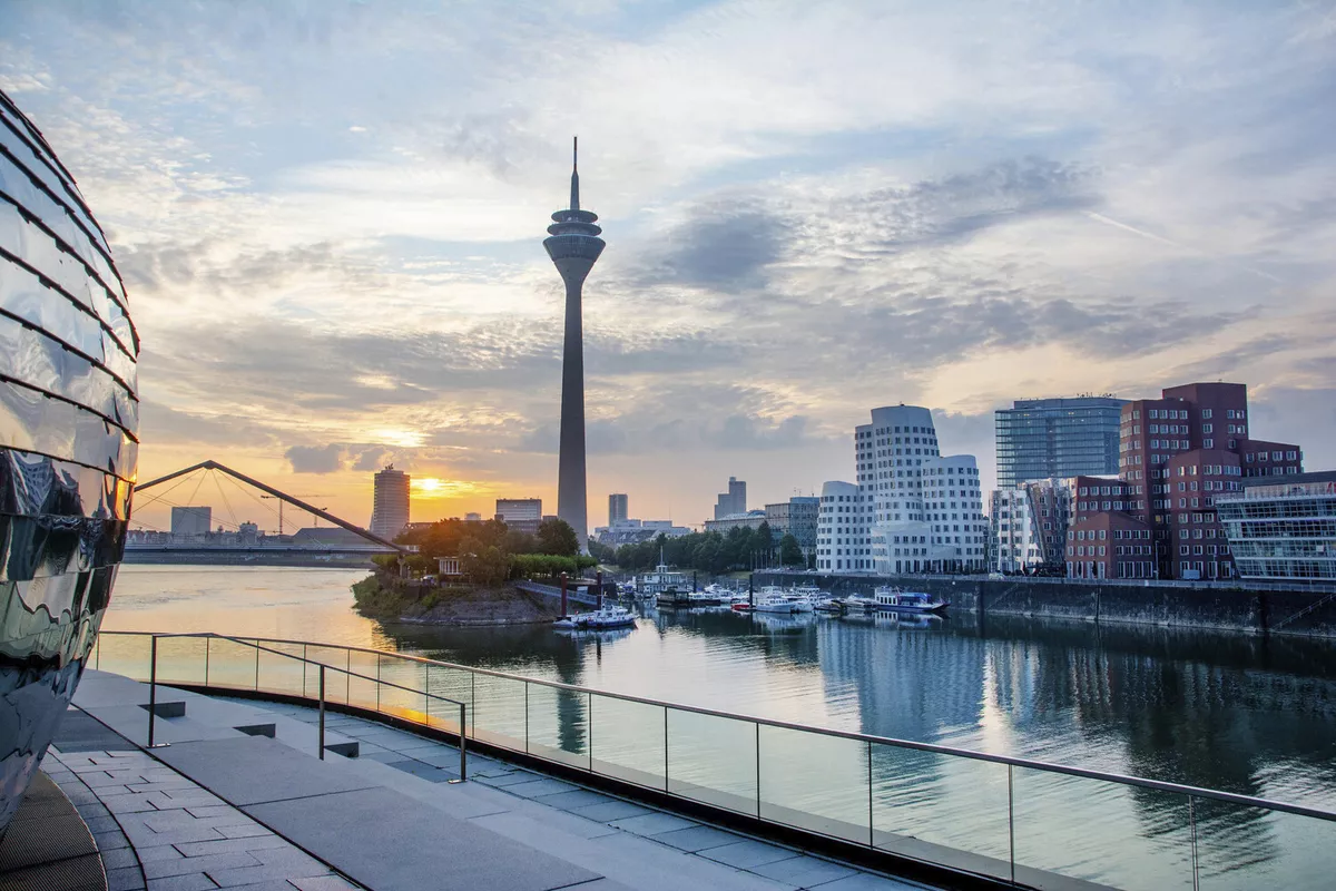 Medienhafen mit Gehry-Bauten, Düsseldorf