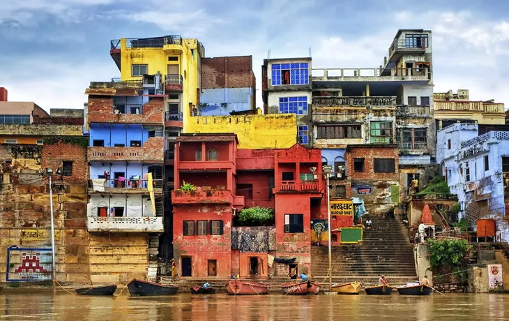 © shutterstock_177169679 - Die heilige Stadt am Ganges, Varanasi