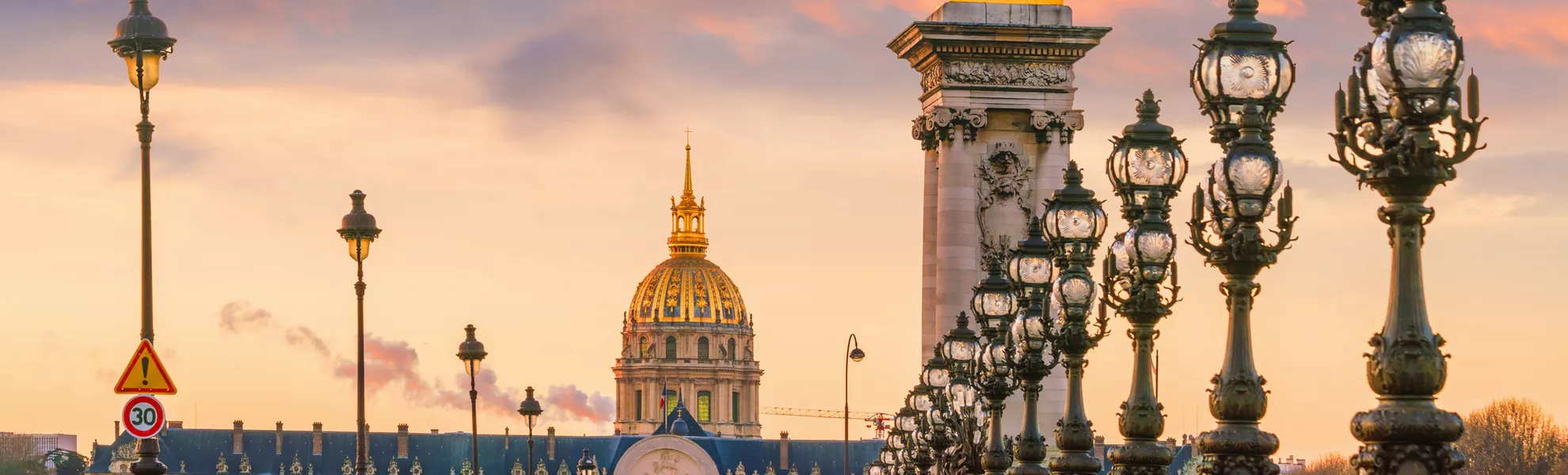 Pont Alexandre III in Paris bei Sonnenuntergang - © f11photo - stock.adobe.com