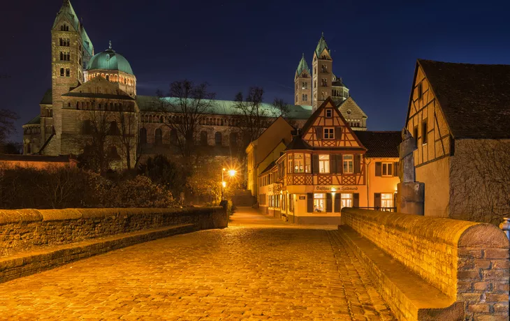 © Dirk - stock.adobe.com - Cathédrale de Spire en hiver