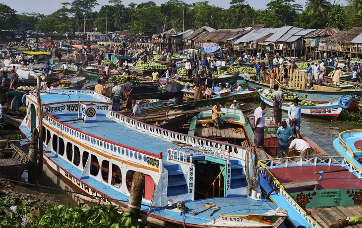 © Â©2019 Andrea Pistolesi - Schwimmender Markt, Bangladesch