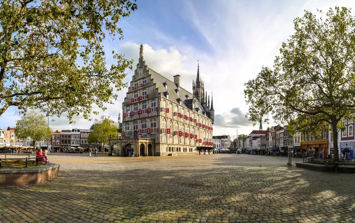 © Sina Ettmer - stock.adobe.com - Altstadt von Gouda