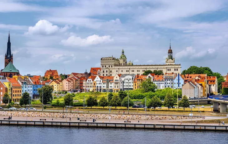 © Dawid - stock.adobe.com - Schloss der Pommerschen Herzöge und Kathedrale Basilika des Apostels Jakobus in Stettin