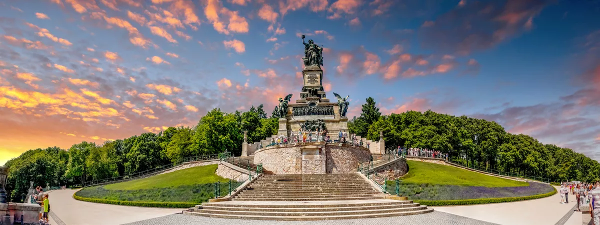 Niederwalddenkmal in Rüdesheim - © Sina Ettmer - stock.adobe.com