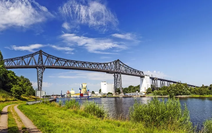 © Gerhard1302 - Fotolia - Historische Eisenbahnhochbrücke bei Rendsburg über den Nord-Ostsee-Kanal
