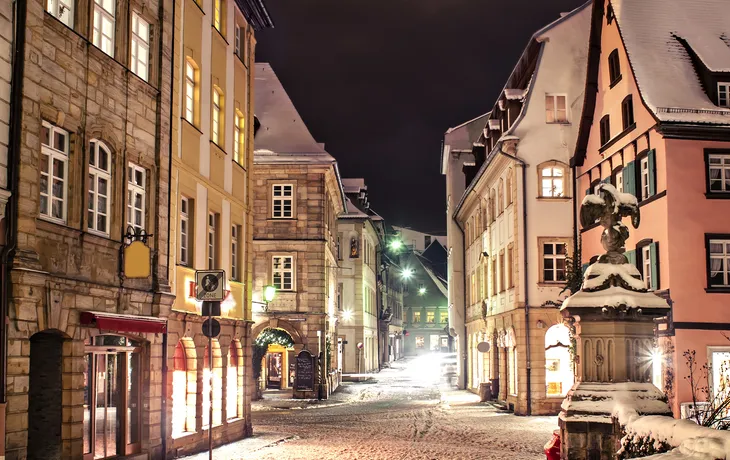 ©Val Thoermer - stock.adobe.com - Bamberg bei Nacht