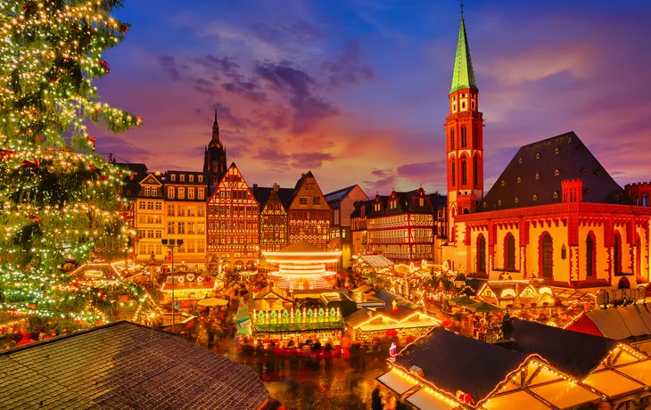 © sborisov - stock.adobe.com - Weihnachtsmarkt in Frankfurt