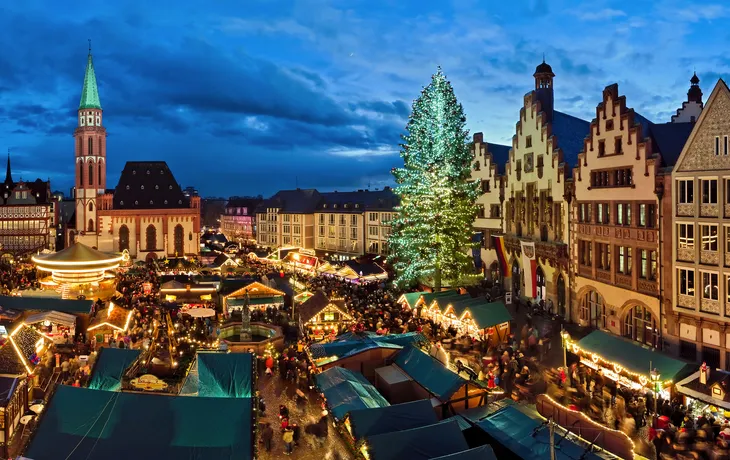 © Blickfang - stock.adobe.com - Weihnachtsmarkt in Frankfurt