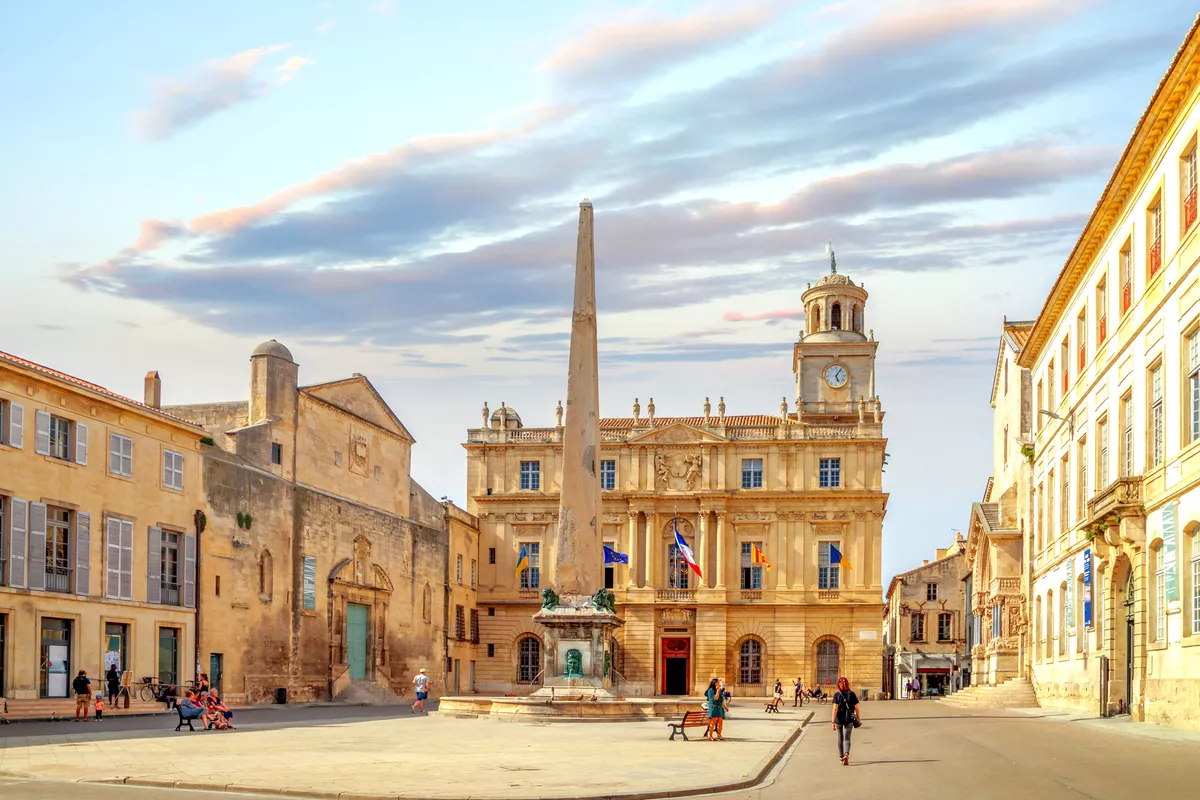 Altstadt von Arles - © Sina Ettmer - stock.adobe.com