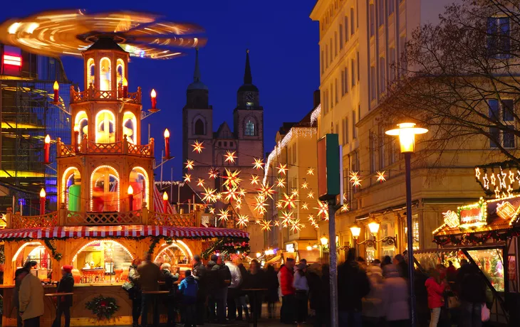 © Horst Schmidt - stock.adobe.com - Weihnachtsmarkt in Magdeburg