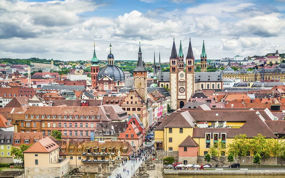 Würzburg - © shutterstock_221850637