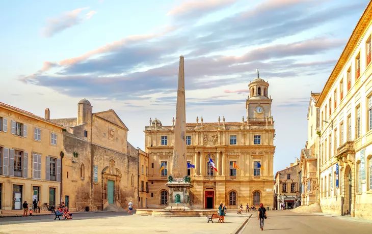 © Sina Ettmer - stock.adobe.com - le centre historique d’Arles