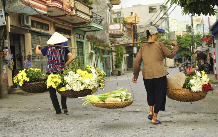 © shutterstock_151042781 - Straßenverkäufer in Vietnam