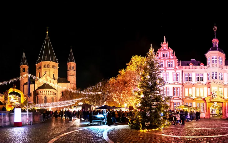 © EKH-Pictures - stock.adobe.com - Weihnachtsmarkt in Mainz, Rheinland-Pfalz