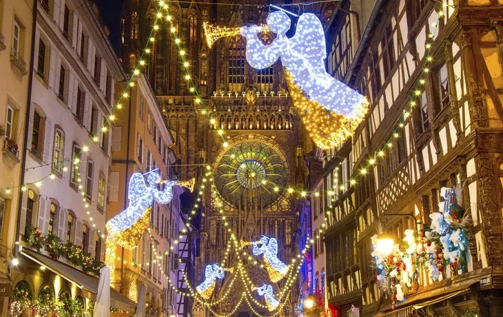 © ©Alexi Tauzin - stock.adobe.com - Christkindelsmärik, Straẞburg 
