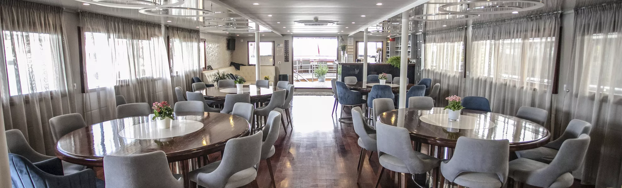Restaurant MV Liberty