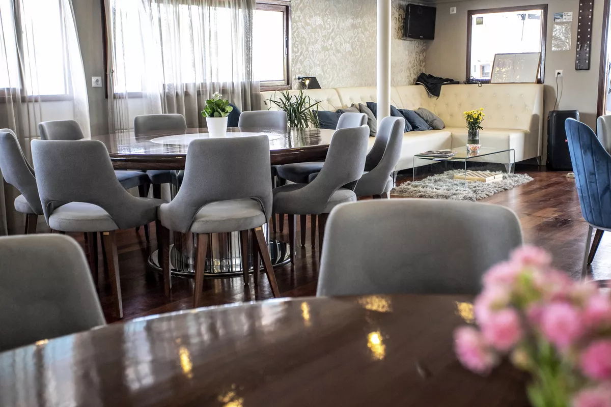 Restaurant MV Liberty