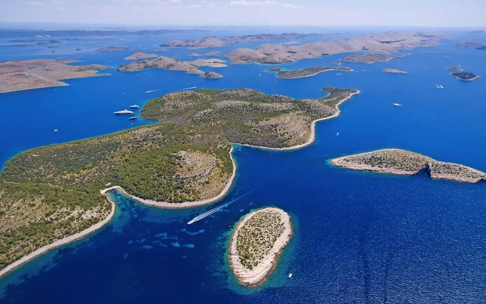 die Kornaten oder Kornati-Inseln sind die größte und dichteste Inselgruppe in der kroatischen Adria