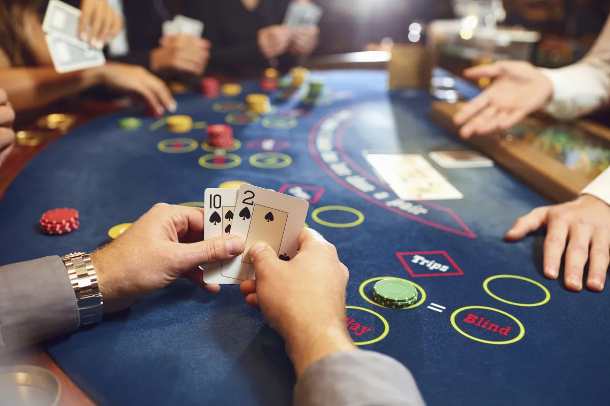 Pokerabend an Bord - © Studio Romantic - stock.adobe.com