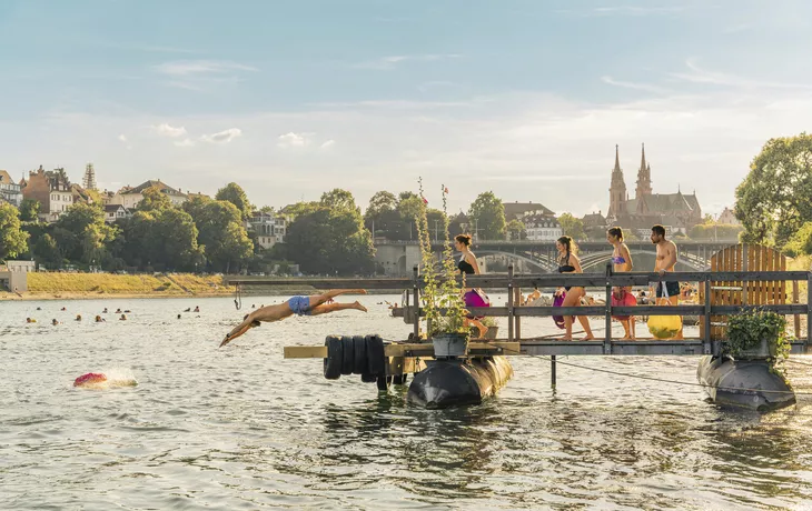 © Basel Tourismus - ST-Kurzclip Rheinschwimmen 2022
