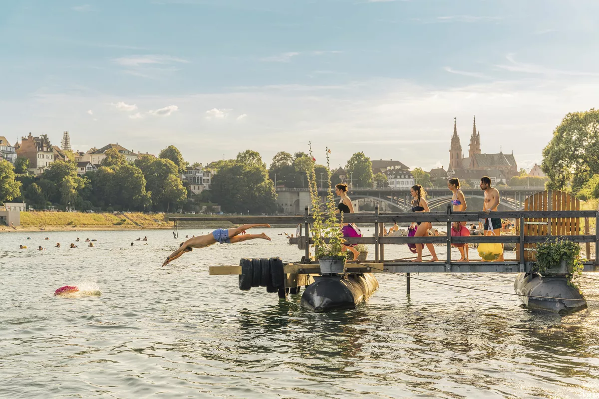 ST-Kurzclip Rheinschwimmen 2022 - © Basel Tourismus