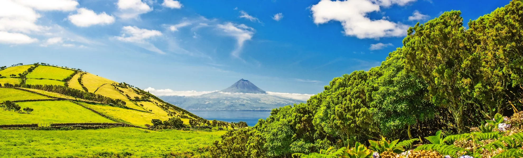 São Jorge mit dem Vulkan Pico do Fogo im Hintergund - © Lyd Photography - Fotolia