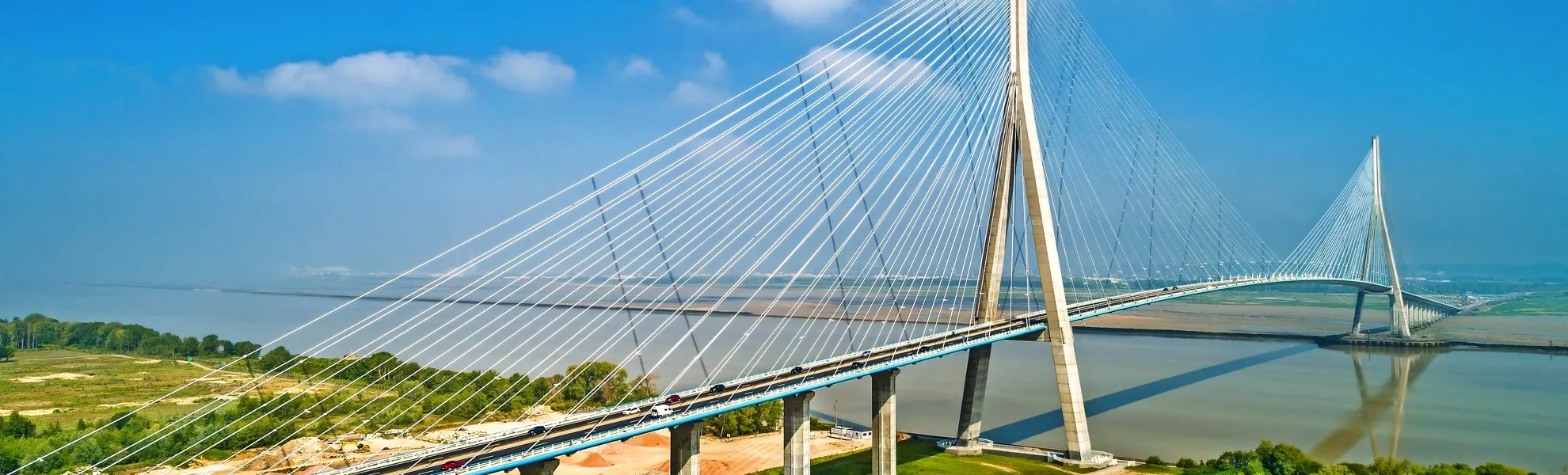 Schrägseilbrücke Pont de Normandie zwischen Le Havre und Honfleur - © Leonid Andronov - stock.adobe.com