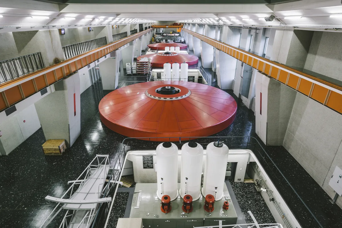 Maschinenhalle Donaukraftwerk Ybbs-Persenbeug - © (c) Stefan Fürtbauer