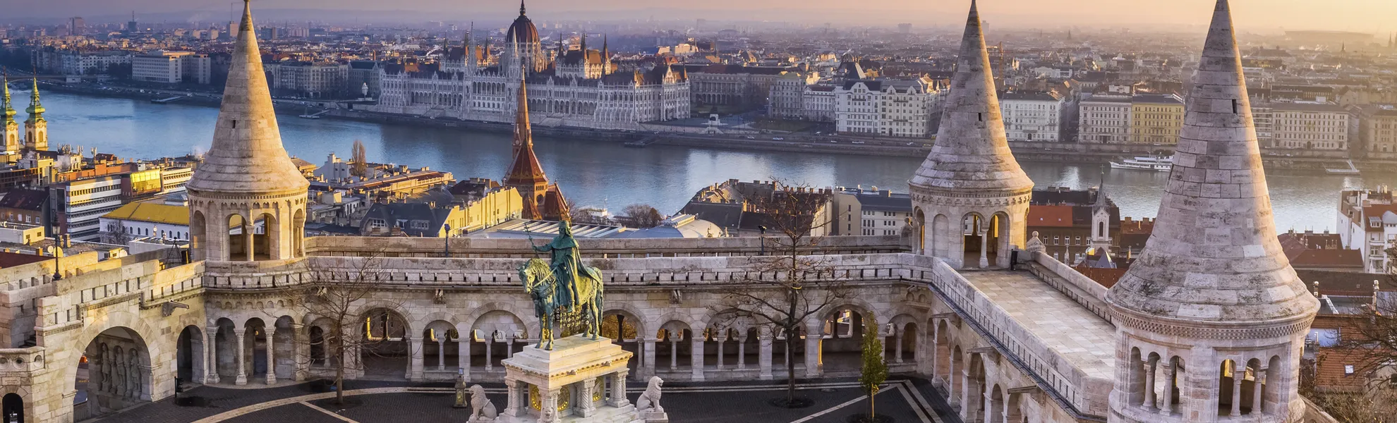 Ausblick von der Fischerbastei in Budapest - © zgphotography - stock.adobe.com