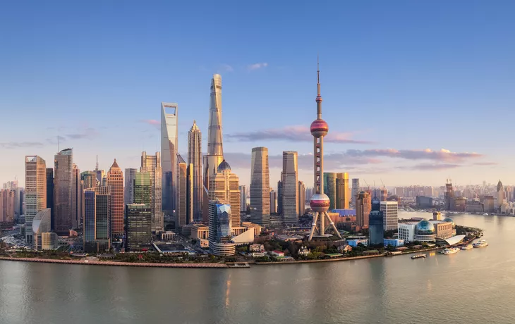 © chungking - stock.adobe.com - Shanghai Skyline