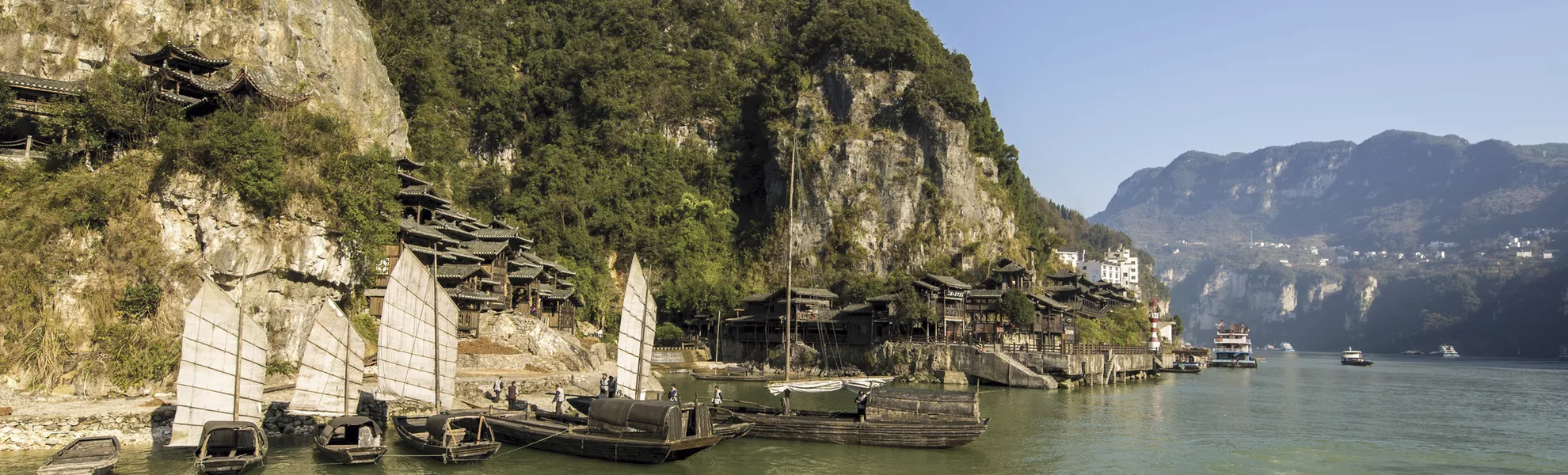 Three Gorges Tribe Scenic Spot along the Yangtze River; located  - © cacaroot - Fotolia