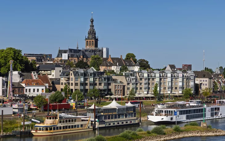 © PixelBiss - stock.adobe.com - Nijmegen mit St.-Stephans-Kirche