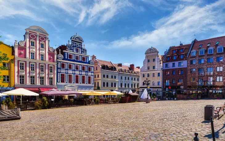 © EKH-Pictures - stock.adobe.com - Heumarkt in der Altstadt von Stettin