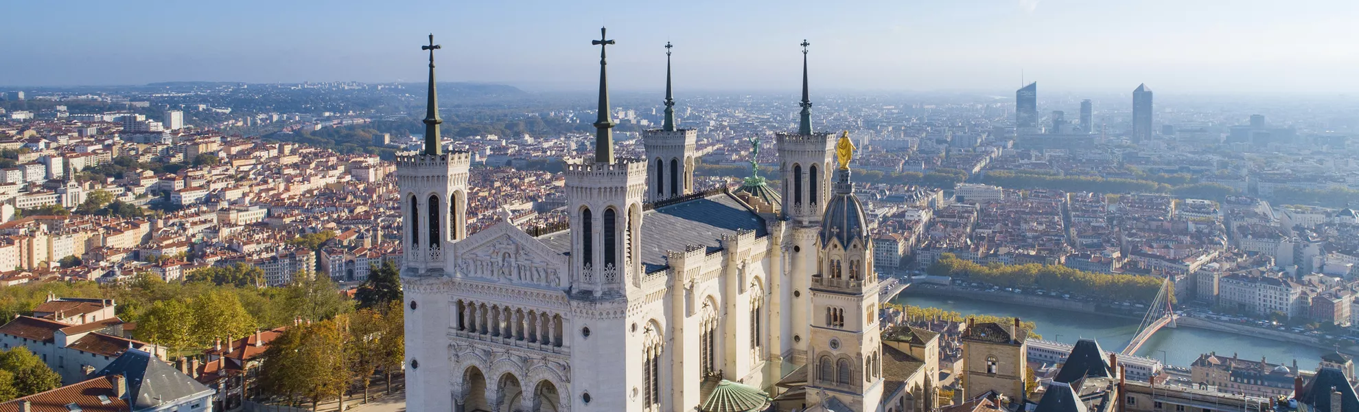 Notre-Dame de Fourvière über Lyon - © s4svisuals - stock.adobe.com