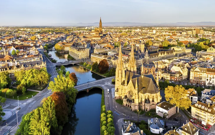 © Leonid Andronov - stock.adobe.com - Paulskirche, Straßburg 