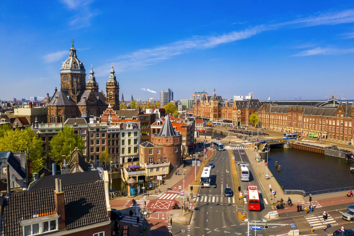 Panorama-Luftaufnahme von Amsterdam an einem Sommertag, Niederlande - © Aerial Film Studio - stock.adobe.com