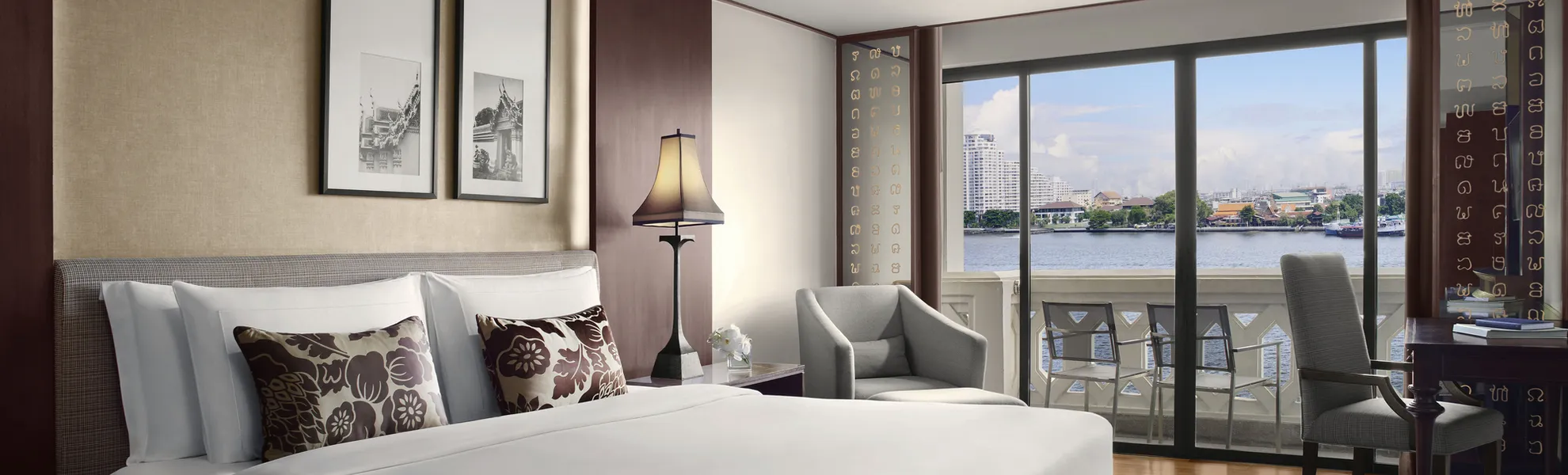 Deluxe Riverfront Anantara Riverside Hotel Bangkok - © Copyright © 2021 Christopher Cypert
